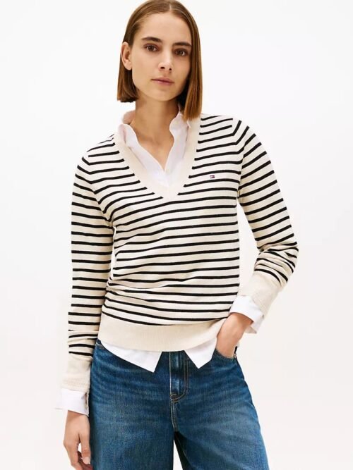 Tommy Hilfiger –  Suéter de cuello en V a rayas