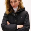 Tommy Hilfiger - Chaqueta acolchada ligera con capucha